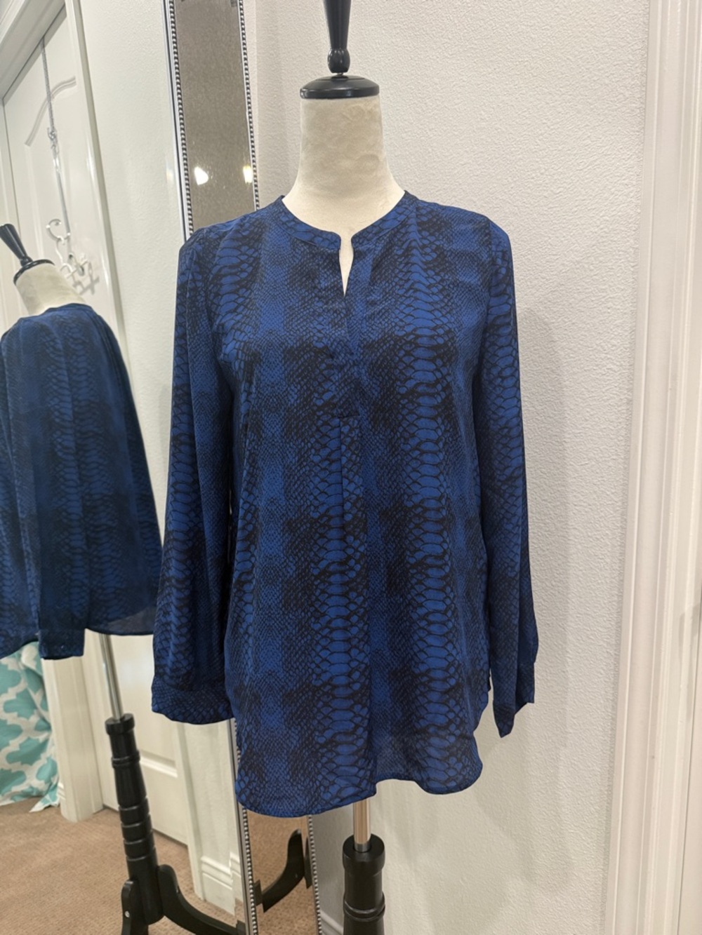 Joie Blue Printed Keyhole Tunic Blouse